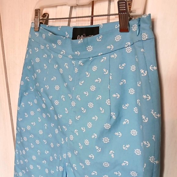 Collectif Gracie Nautical Blue Anchor Pinup Capris - XS - Picture 3 of 10